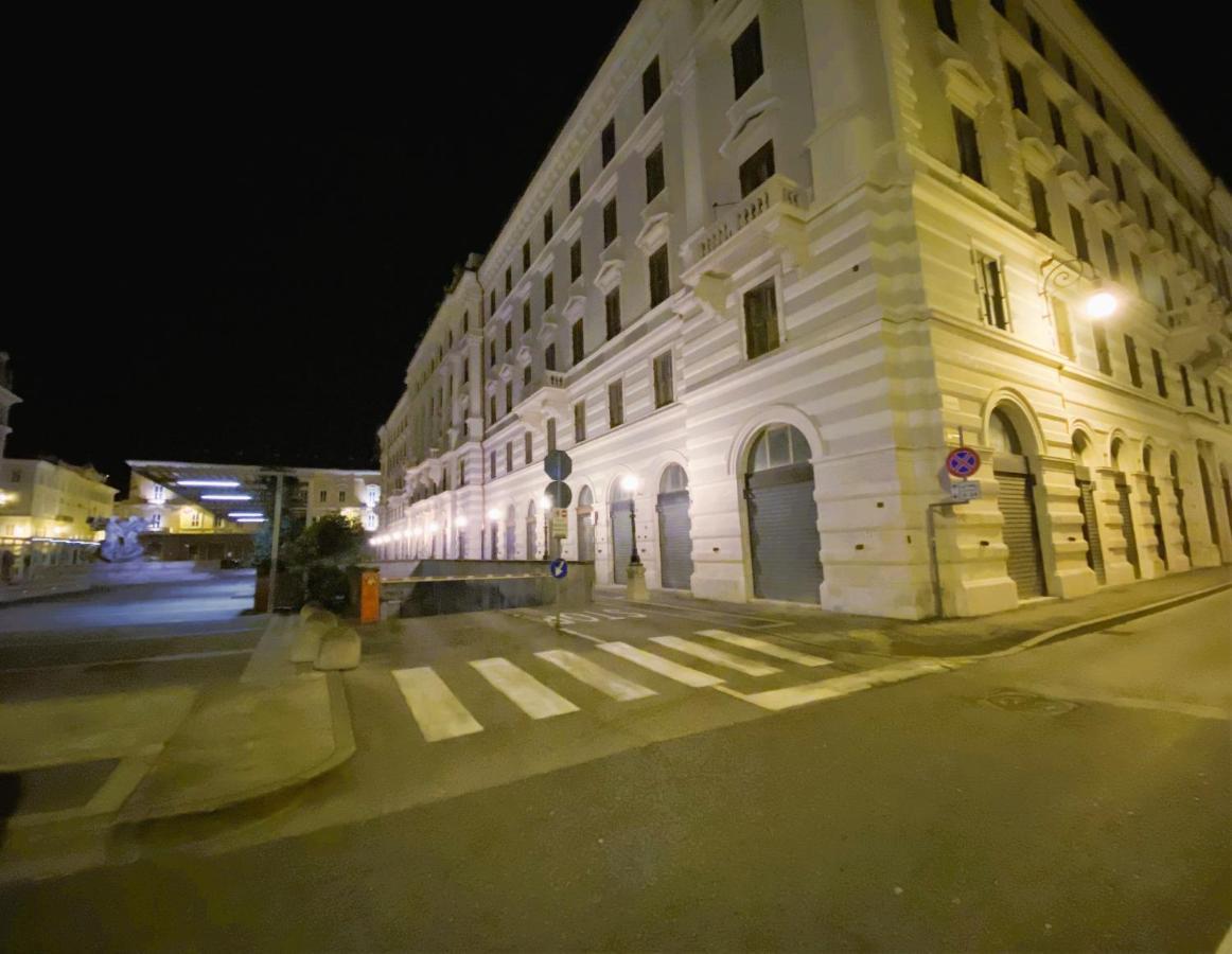 Rifugio Hemingway, Trieste Centro Con Parcheggio Экстерьер фото